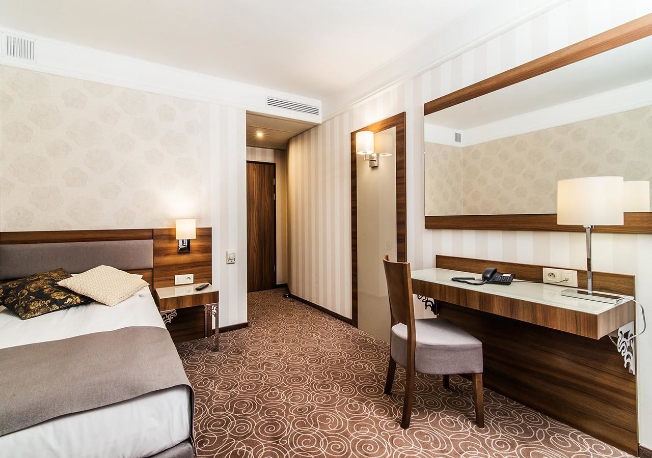 Отель Hotel Lord - Warsaw Airport Варшава-14